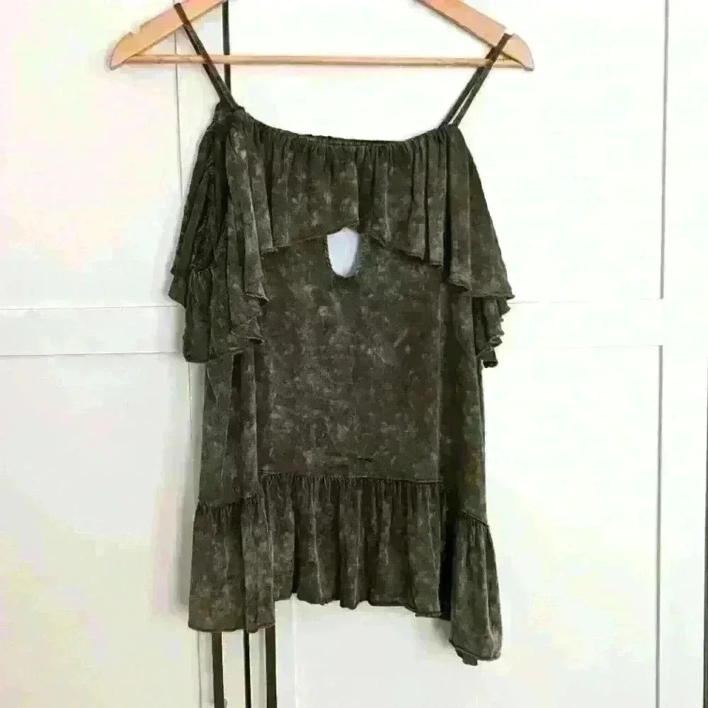 Chaser Green Acid Wash Top